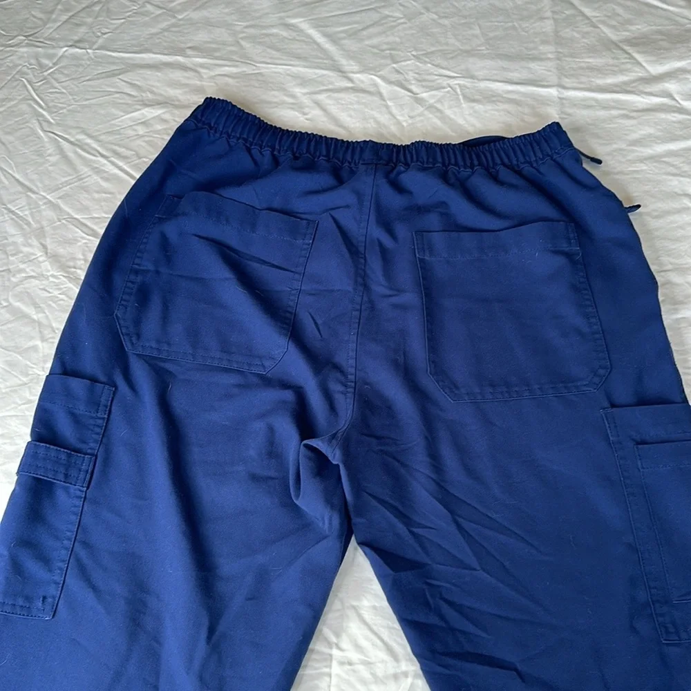 Movement Mens Navy Blue Scrubs Tapered Joggers with multiple pockets. Inseam 28”
